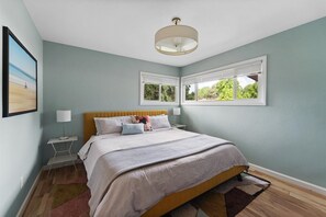 4 bedrooms, in-room safe, desk, iron/ironing board