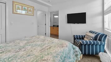 4 bedrooms, desk, iron/ironing board, WiFi