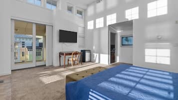 4 bedrooms, desk, iron/ironing board, WiFi