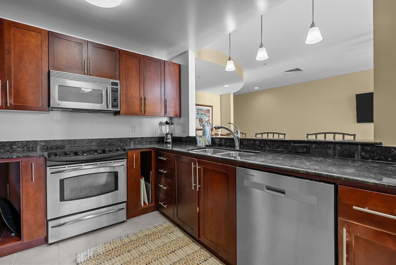 Microwave, dishwasher, cookware/dishes/utensils