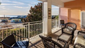 Property grounds - New! Island Breeze/3Bd/Oceanfront/ Beach/Pool/Gym (Virginia Beach)