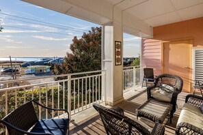 Property grounds - New! Island Breeze/3Bd/Oceanfront/ Beach/Pool/Gym (Virginia Beach)