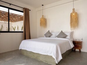 Luxe villa, 2 slaapkamers, terras, uitzicht op zwembad | 2 slaapkamers, luxe beddengoed, pillowtop-bedden, een bureau