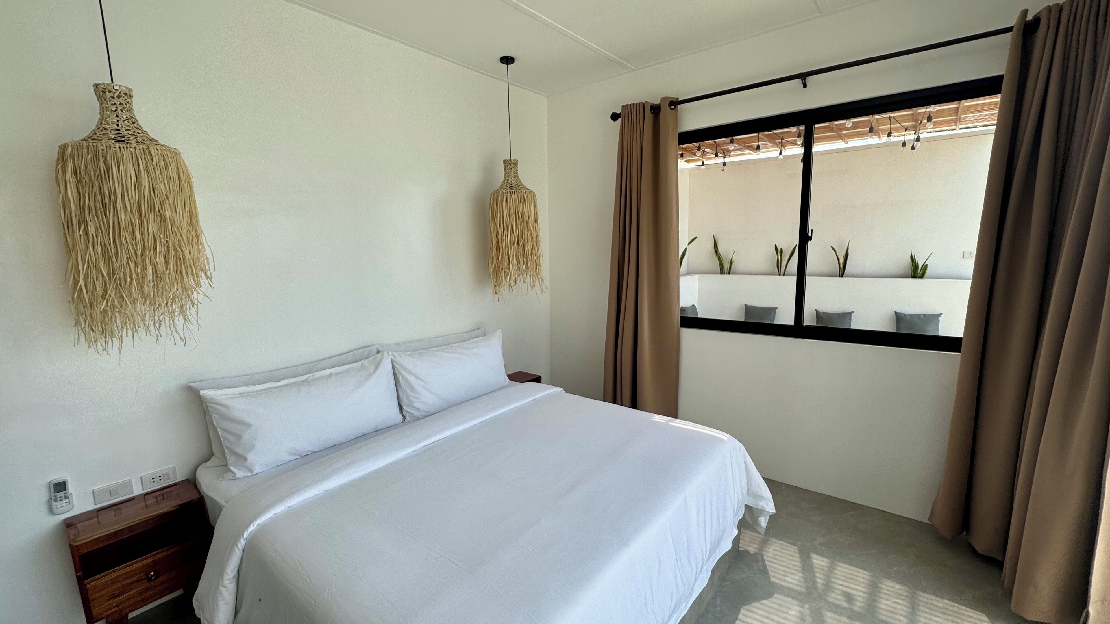 2 bedrooms, premium bedding, pillowtop beds, desk