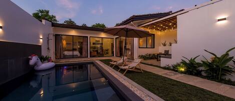 Villa luxueuse, 2 chambres, patio, vue sur la piscine | Terrasse/patio