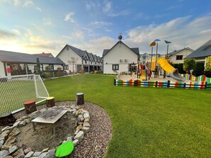 House | Garden - Comfortable Holiday Homes Close to the Beach (Ustronie Morskie)