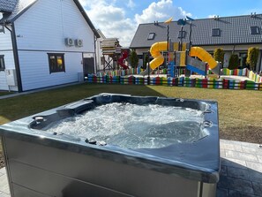 Maison | Bain à remous extérieur