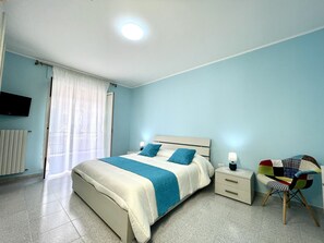 2 slaapkamers, een strijkplank/strijkijzer, beddengoed