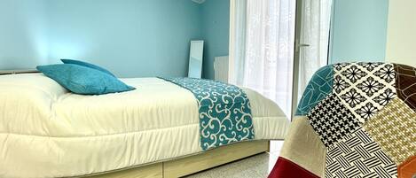 2 bedrooms, iron/ironing board, bed sheets