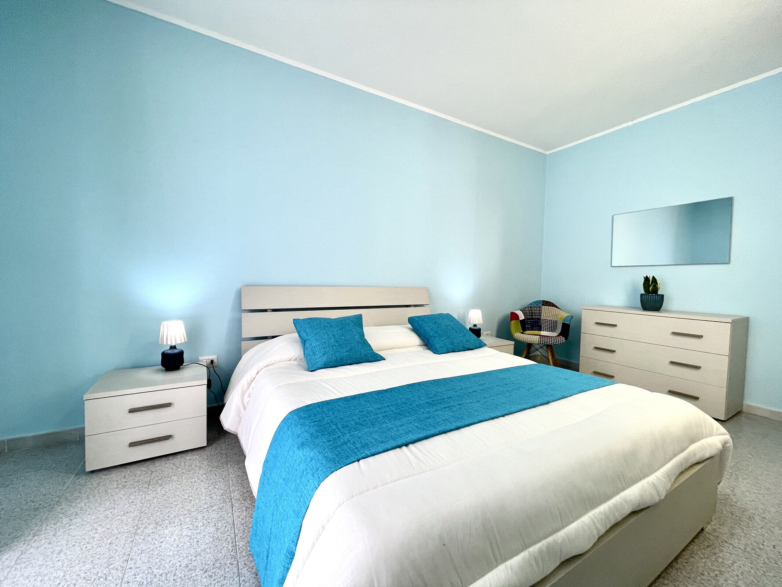 2 bedrooms, iron/ironing board, bed sheets