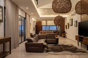 TV - Villa Amalia, 5 bdr w/Private Pool in Aldea  Zama (Tulum)
