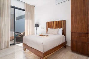 4 bedrooms, iron/ironing board, WiFi