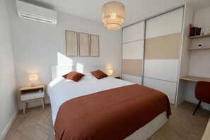 2 室のベッドルーム、アイロン / アイロン台、WiFi (無料)、ベッドシーツ