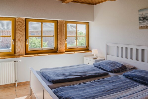 2 bedrooms, WiFi, bed sheets - Vacation apartment half-timbered house "Süden unten" - Bauernhof Hopp (Fehmarn)