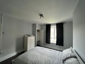 1 camera, Wi-Fi, lenzuola