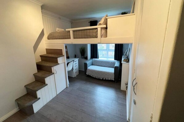 1 bedroom, WiFi, bed sheets