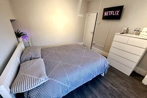 3 bedrooms, WiFi, bed sheets