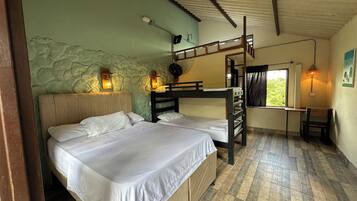 Firemannsrom, hageutsikt | Strykejern/-brett og wi-fi (inkludert)