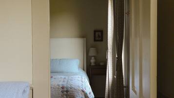 3 bedrooms, iron/ironing board, travel crib, WiFi