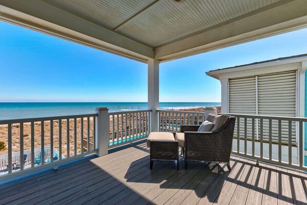 Property grounds - Hakuna Matata-Oceanfront-Huge Living Area-Pool-Elevator (Carolina Beach)