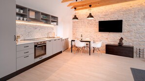 Private kitchen - Nicely Decorated House With top Roofed Terrace (Jelsa)