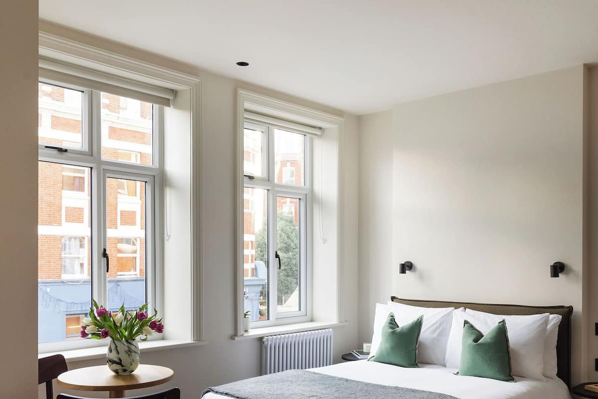 2 bedrooms, iron/ironing board, free WiFi