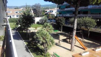 Apartemen, 3 kamar tidur, balkon, pemandangan kebun | Eksterior