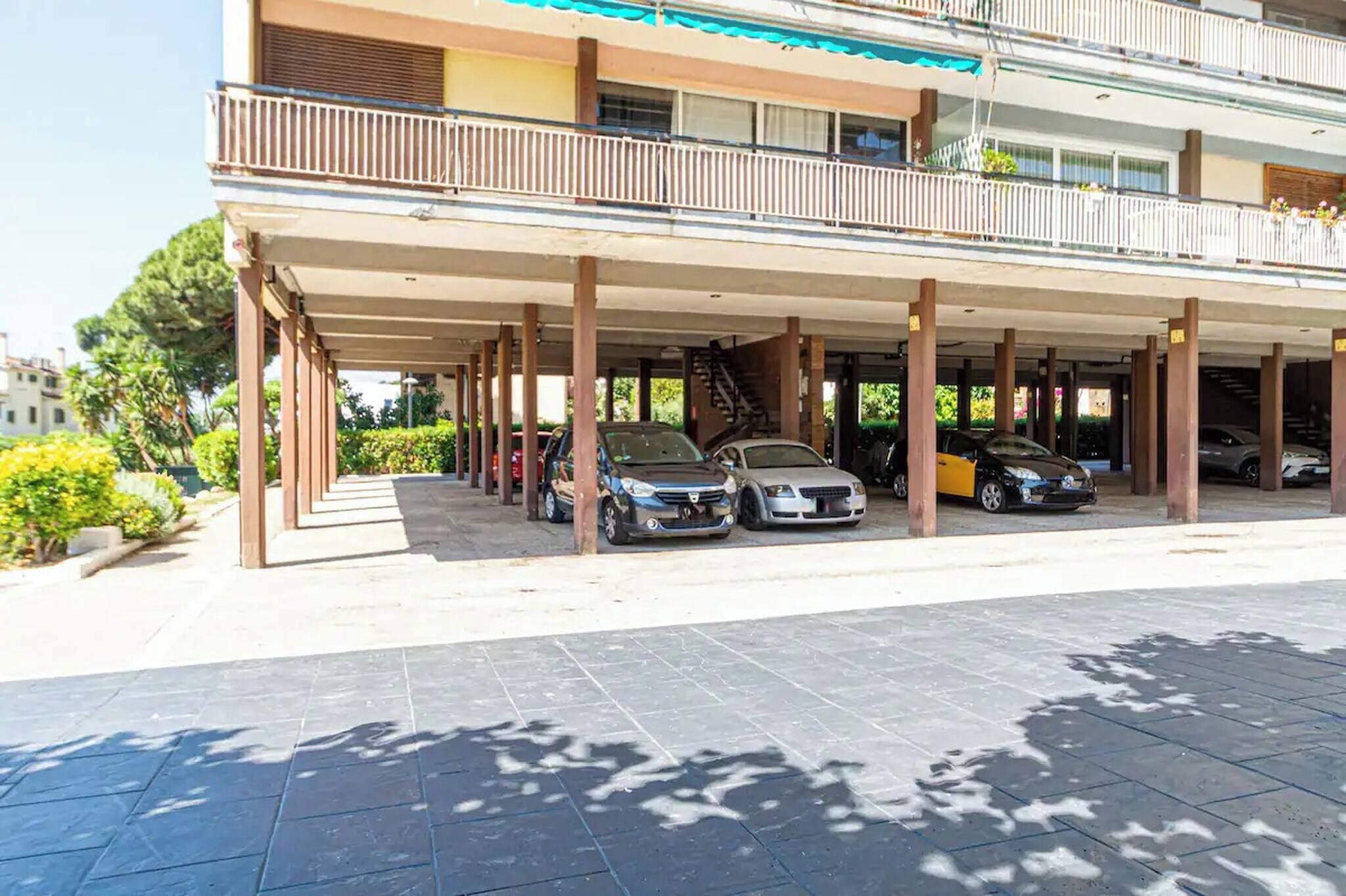 Apartment, 3 Bedrooms, Terrace, City View | Property grounds