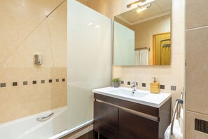 Bathroom - Dobo Málaga Puerto (Málaga)
