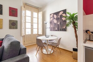 Standard Apartment, 1 Double Bed with Sofa bed, Kitchen | Living area | TV - Dobo Málaga Puerto (Málaga)