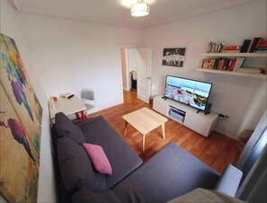 อพาร์ทเมนท์, 2 ห้องนอน, วิวเมือง | ห้องนั่งเล่น