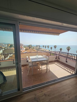 Apartment, 3 Bedrooms, Balcony, City View | Balkoni