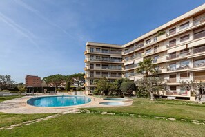 Apartment, 4 Bedrooms, Balcony, Garden View | Pool | Outdoor pool - Apartment Muralla With Swimming Pool (Vilassar de Mar)