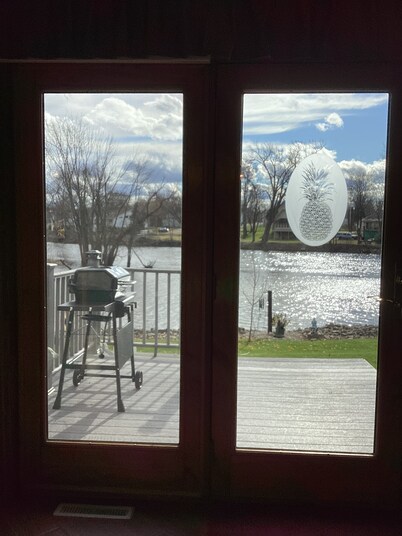 Cozy condo on the Wolf River in New London