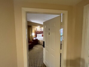 1 chambre, fer et planche à repasser, Wi-Fi gratuit, draps fournis