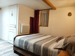 4 Schlafzimmer, Bügeleisen/Bügelbrett, WLAN