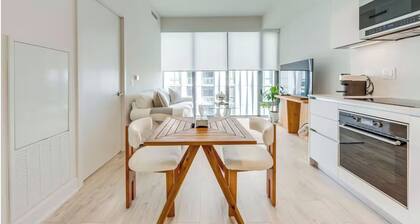 Yorkville Luxury Unit