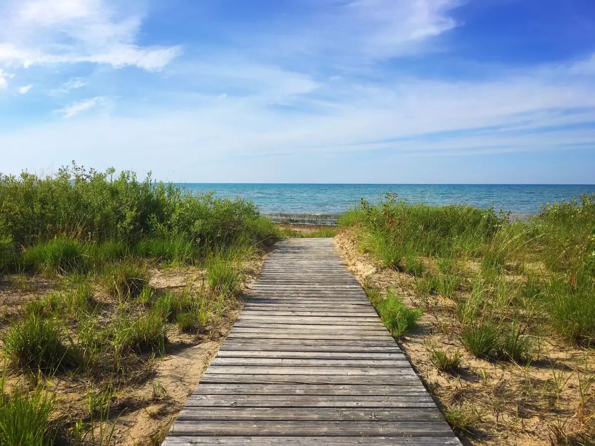 Aurinkotuoleja, rantapyyhkeitä