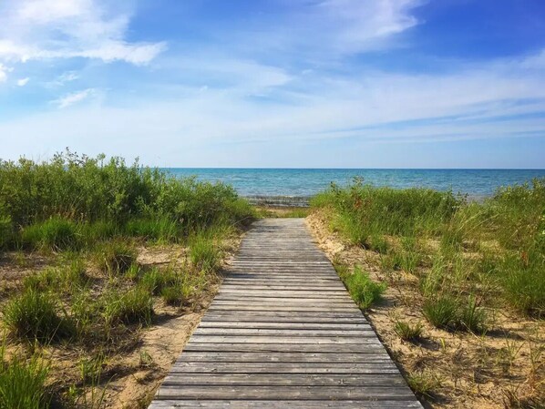 Chaise longue, serviettes de plage