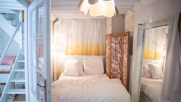 2 bedrooms, desk, iron/ironing board, travel crib