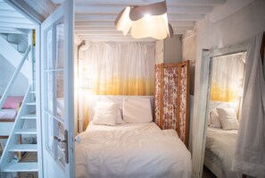 2 Schlafzimmer, Schreibtisch, Bügeleisen/Bügelbrett, Reisekinderbett