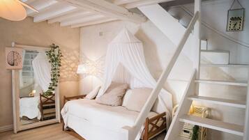 2 chambres, bureau, fer et planche Ă repasser, lit parapluie