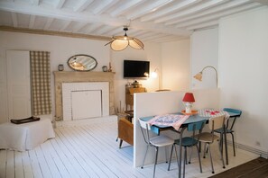 Dining - La Maison des Beaux Jours (Langrune-sur-Mer)