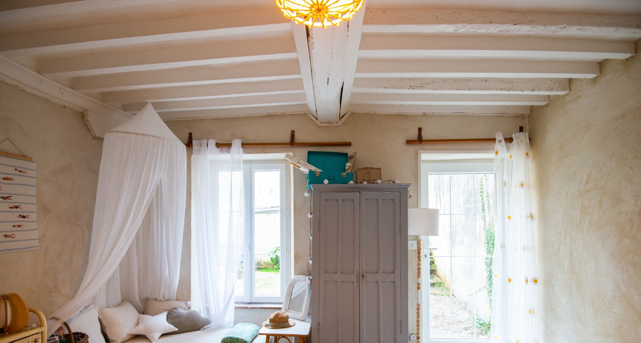 2 bedrooms, desk, iron/ironing board, travel crib