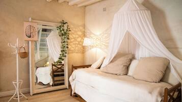 2 Schlafzimmer, Schreibtisch, Bügeleisen/Bügelbrett, Reisekinderbett