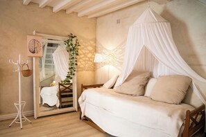 1 habitación, escritorio, wifi gratis y ropa de cama 