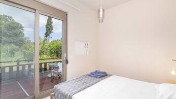 1 bedroom, iron/ironing board, travel crib, WiFi