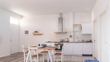 Oven, high chair, cookware/dishes/utensils