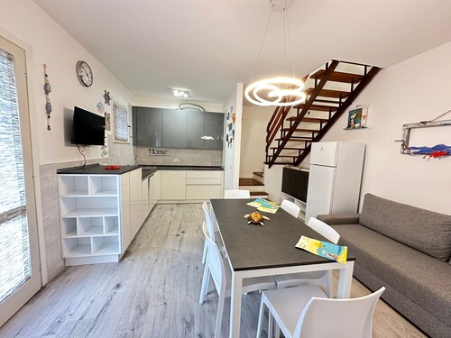 Renovated Villa by the sea With Private Garden