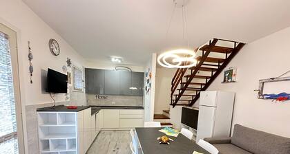 Renovated Villa by the sea With Private Garden